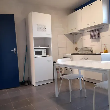 1 Avec Tv, Wifi Et Mini-frigo Appartement